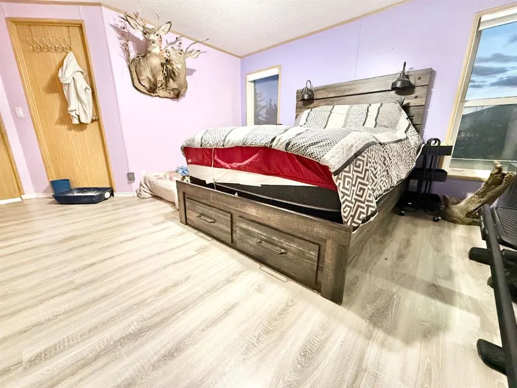 349 Railway Avenue W, #323