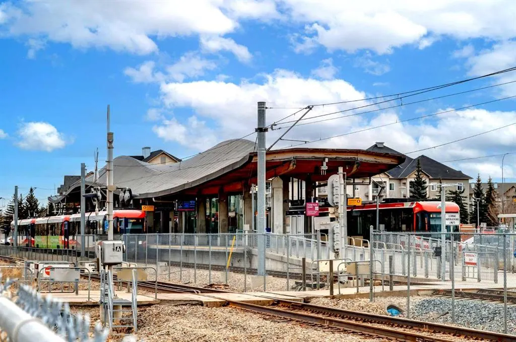 270 Shawville Way SE, #110