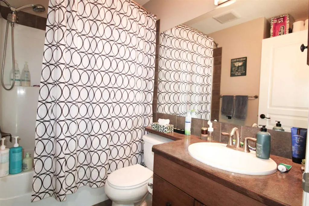 701 Silkstone Close W