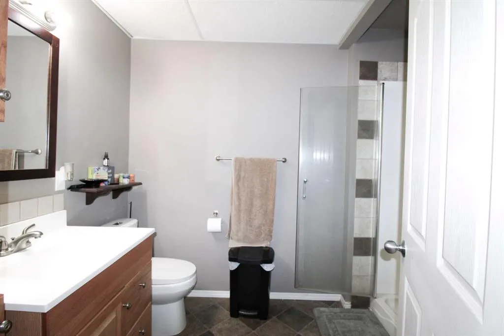 701 Silkstone Close W