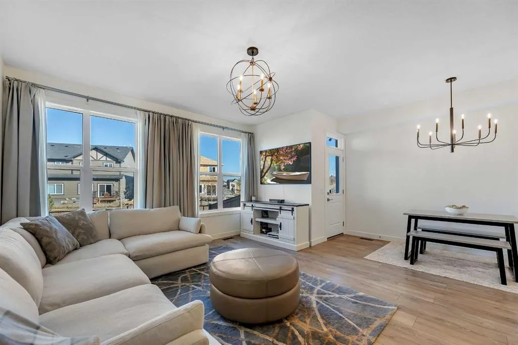 179 Legacy Glen Parade SE