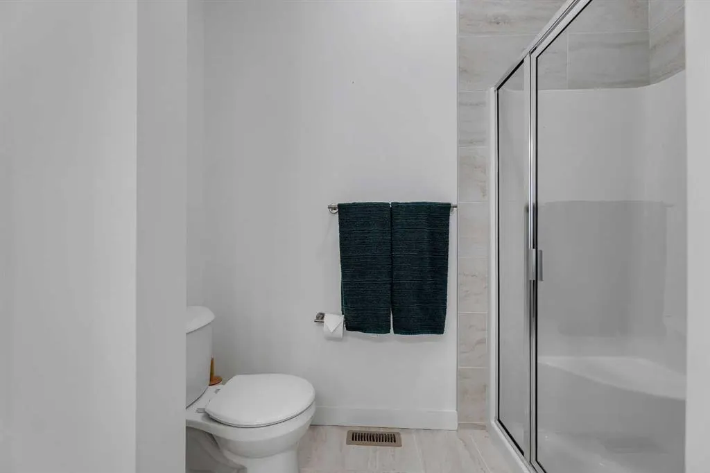 179 Legacy Glen Parade SE