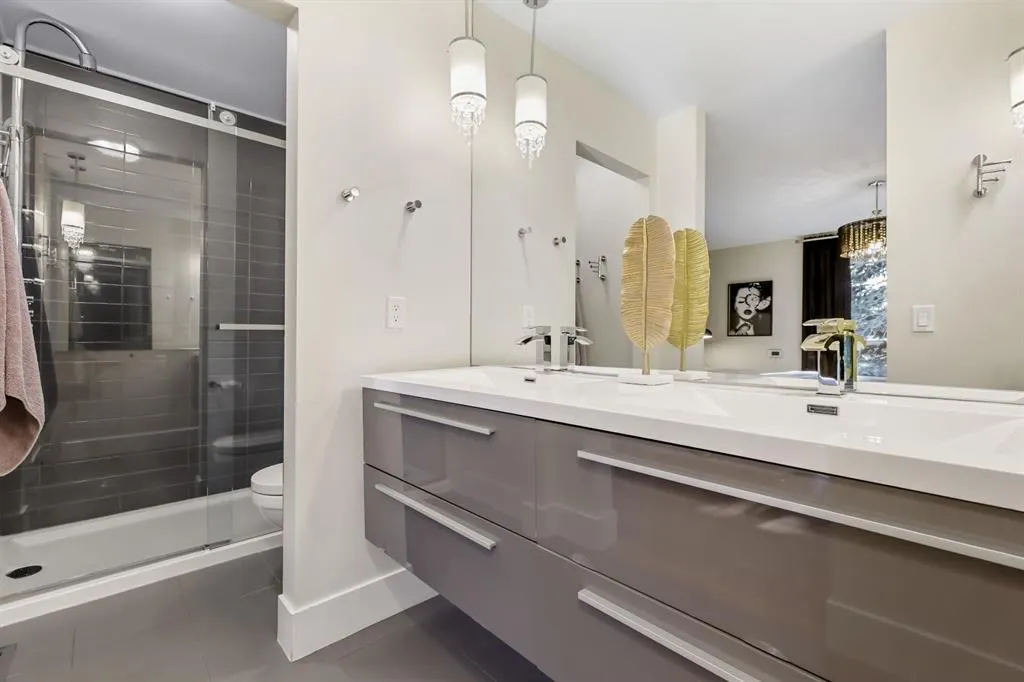 3131 63 Avenue SW, #203