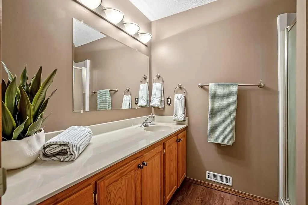 152 Douglas Woods Grove SE