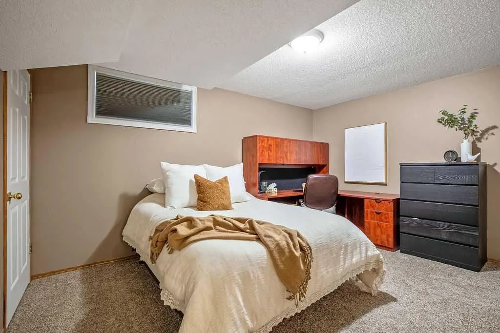 152 Douglas Woods Grove SE