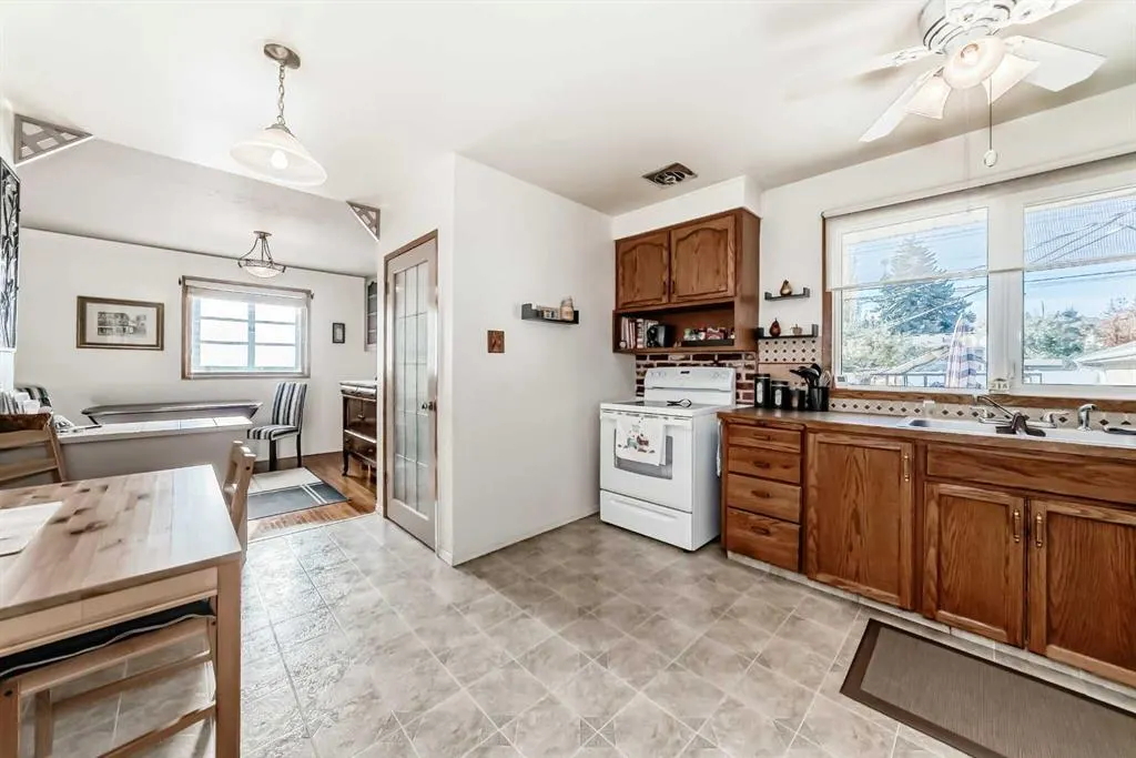 99 Westwood Drive SW