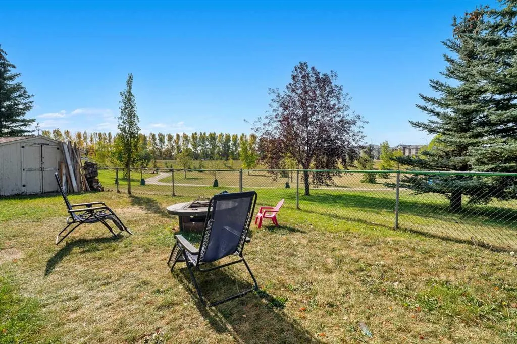 216 Stonegate Place NW