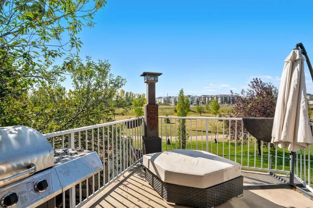 216 Stonegate Place NW