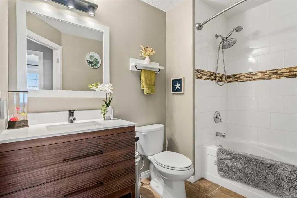 216 Stonegate Place NW