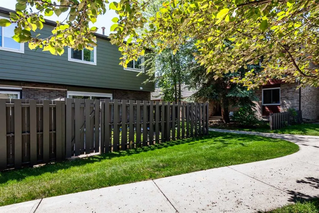 210 86 Avenue SE, #17