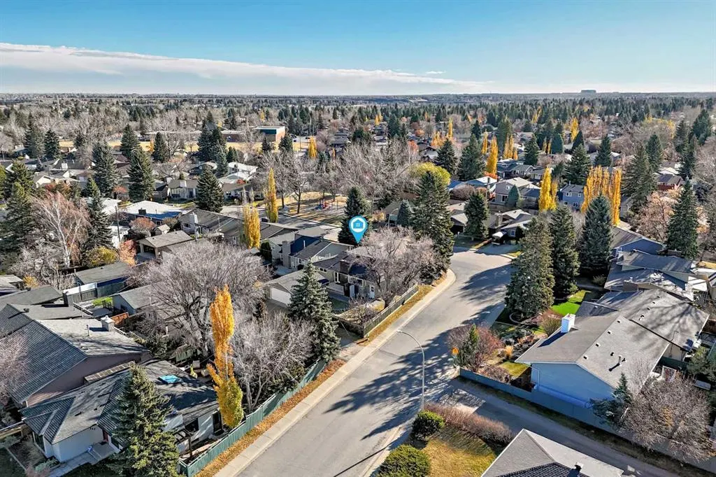 255 Parkwood Close SE