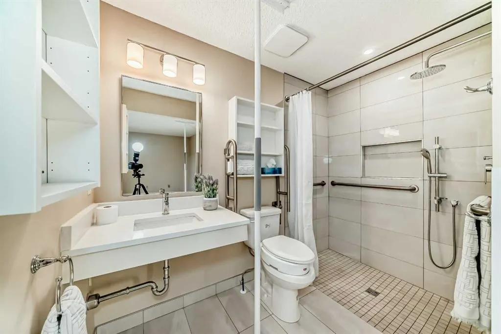 255 Parkwood Close SE