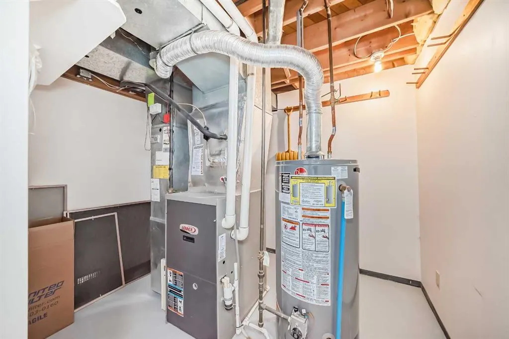 255 Parkwood Close SE