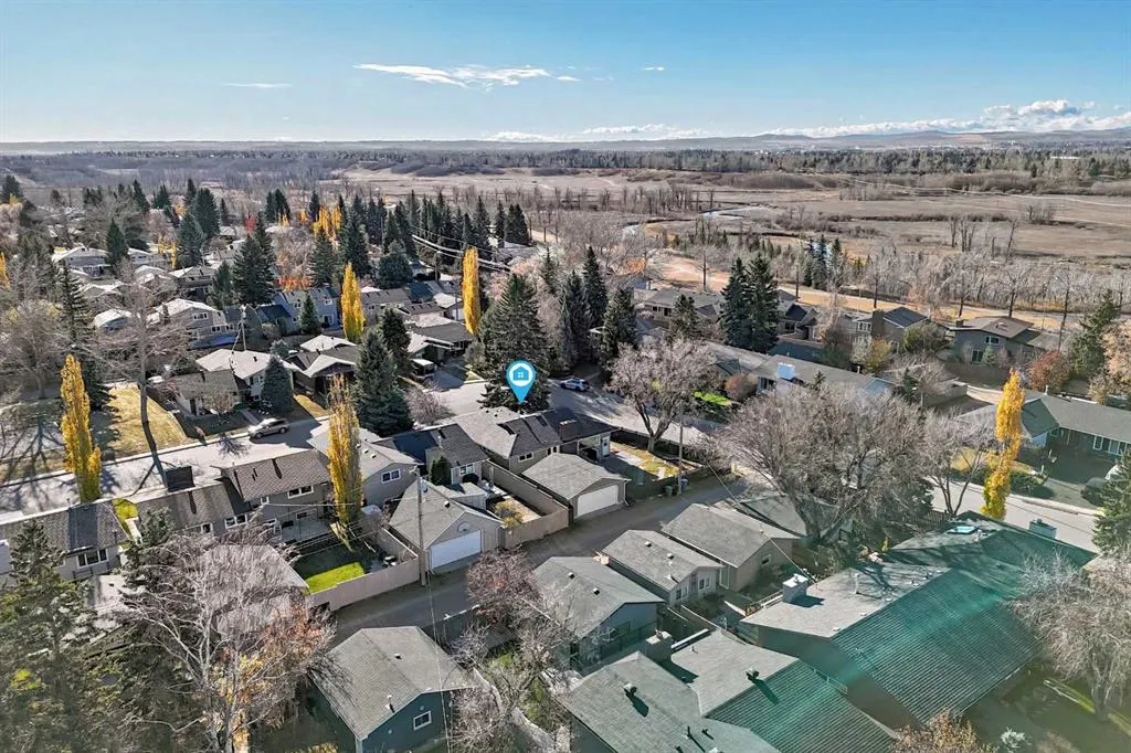 255 Parkwood Close SE