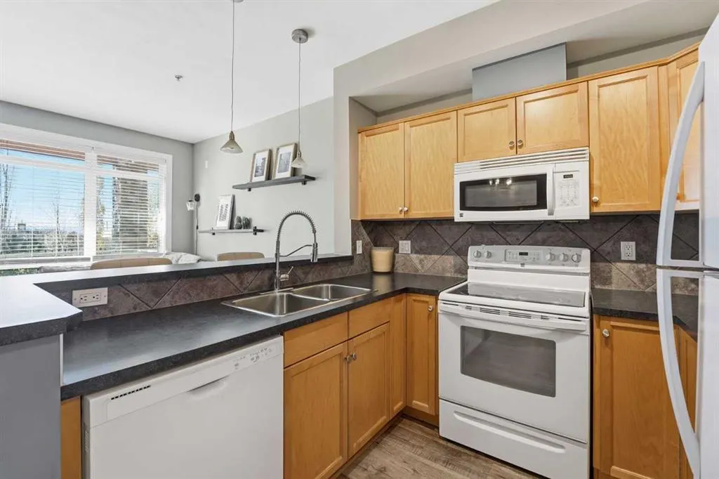 132 Rockyledge View NW, #3