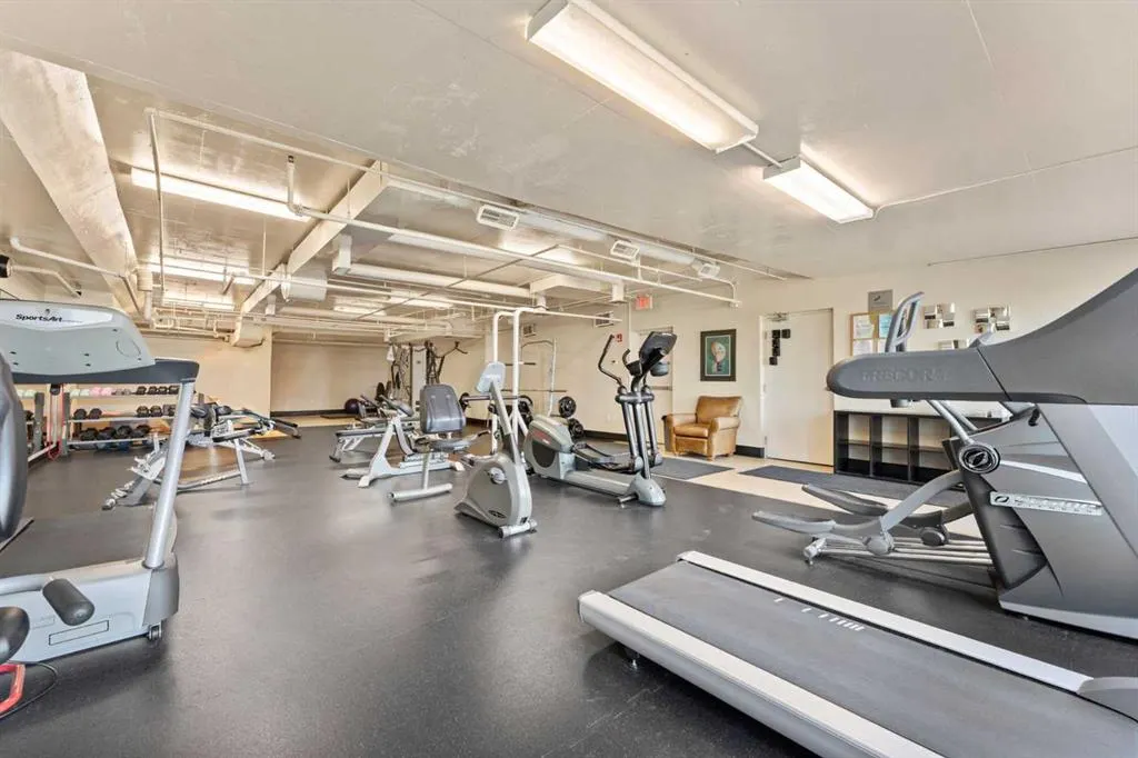 132 Rockyledge View NW, #3