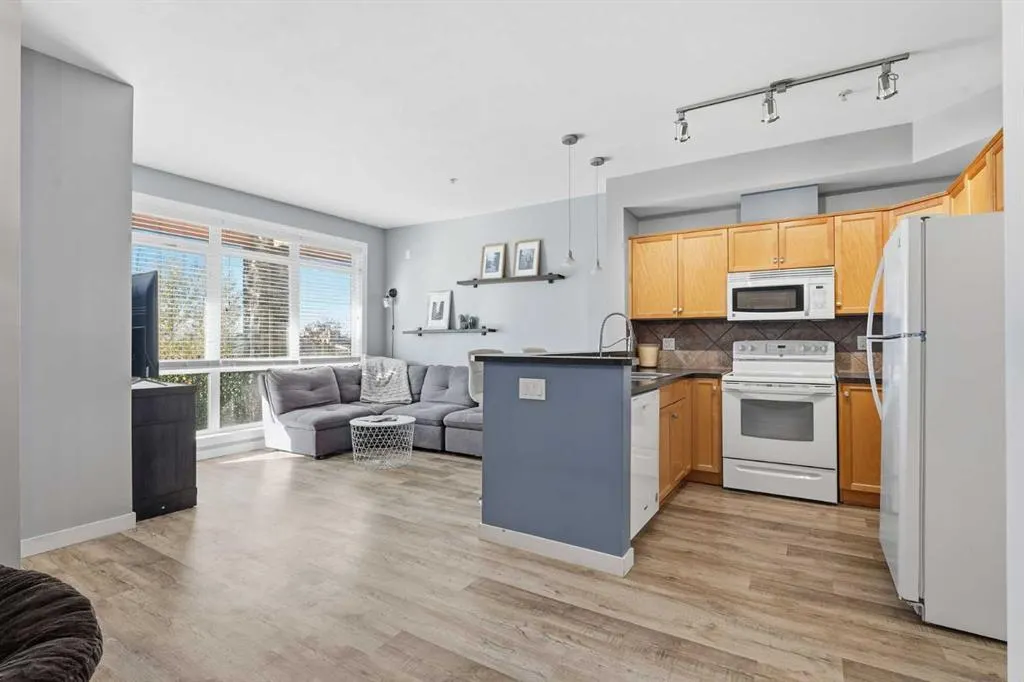 132 Rockyledge View NW, #3