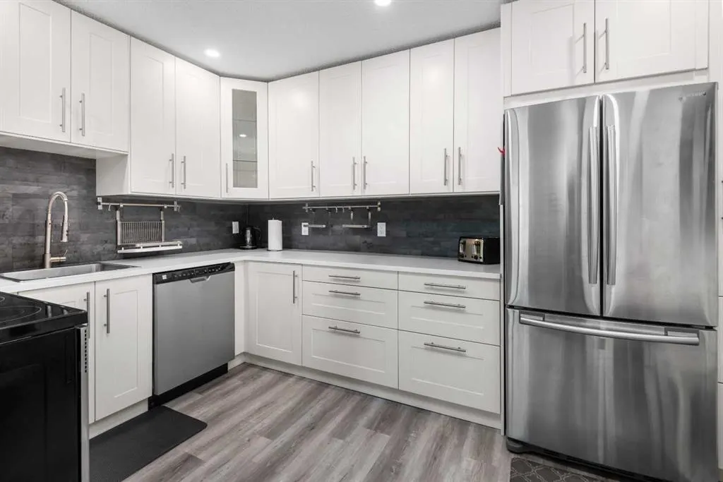 4001C 49 Street NW, #3201