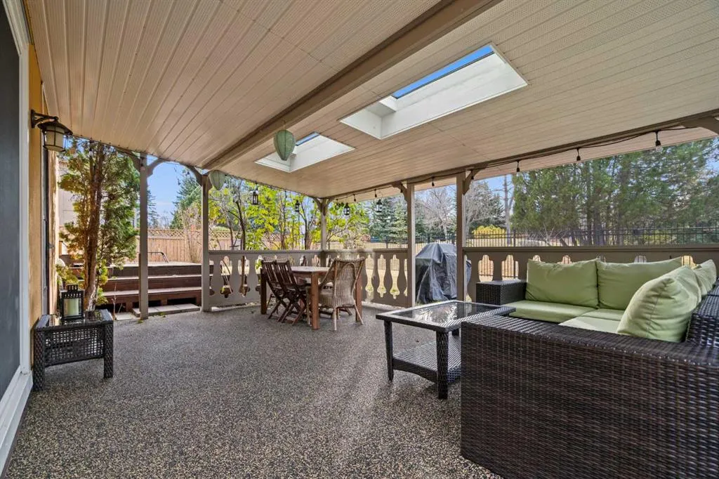 124 Canterbury Drive SW