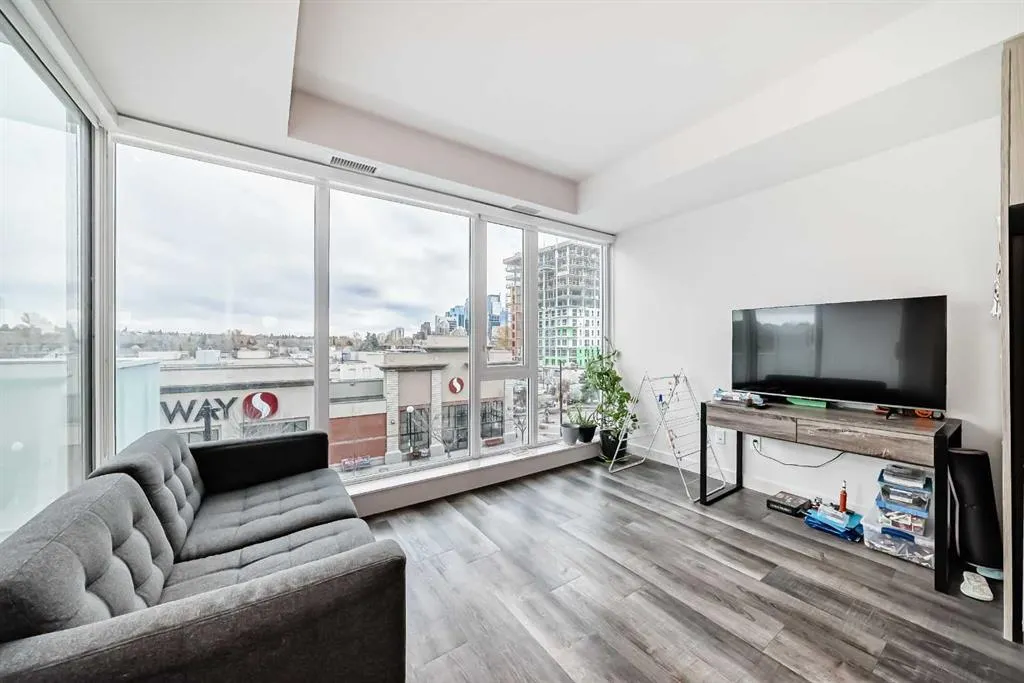 1107 Gladstone Road NW, #406