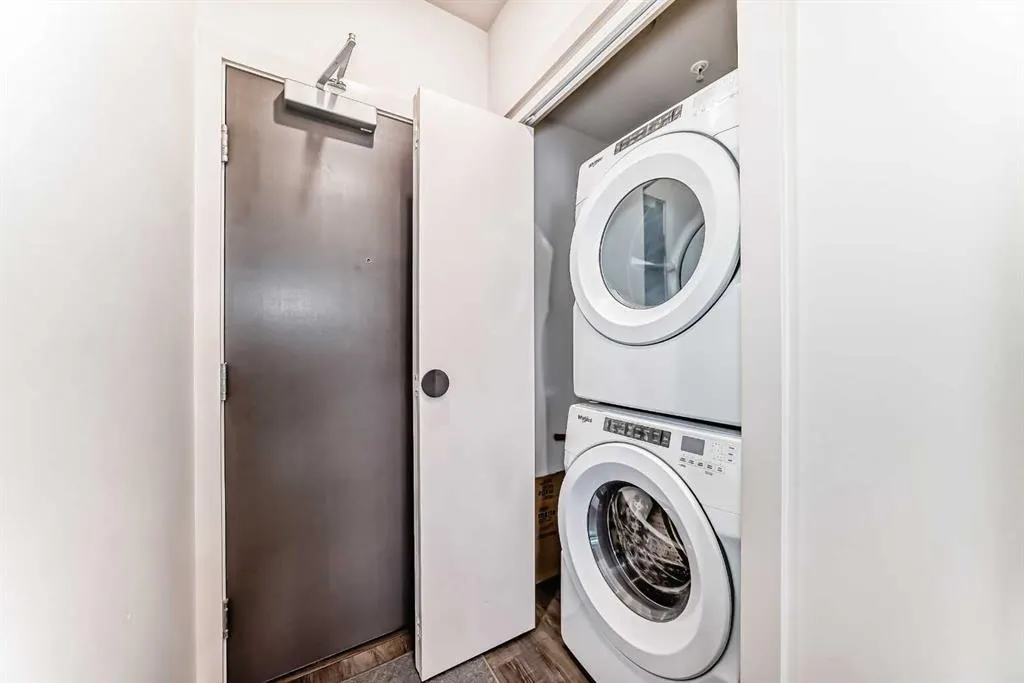 1107 Gladstone Road NW, #406