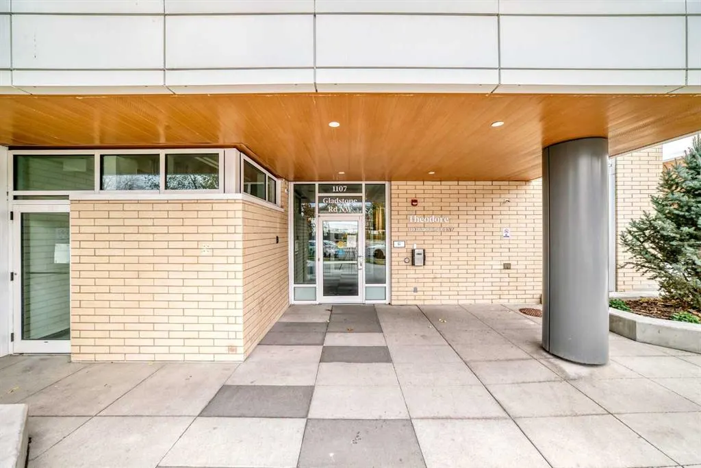 1107 Gladstone Road NW, #406