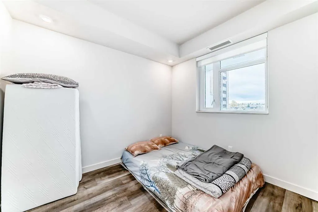 1107 Gladstone Road NW, #406