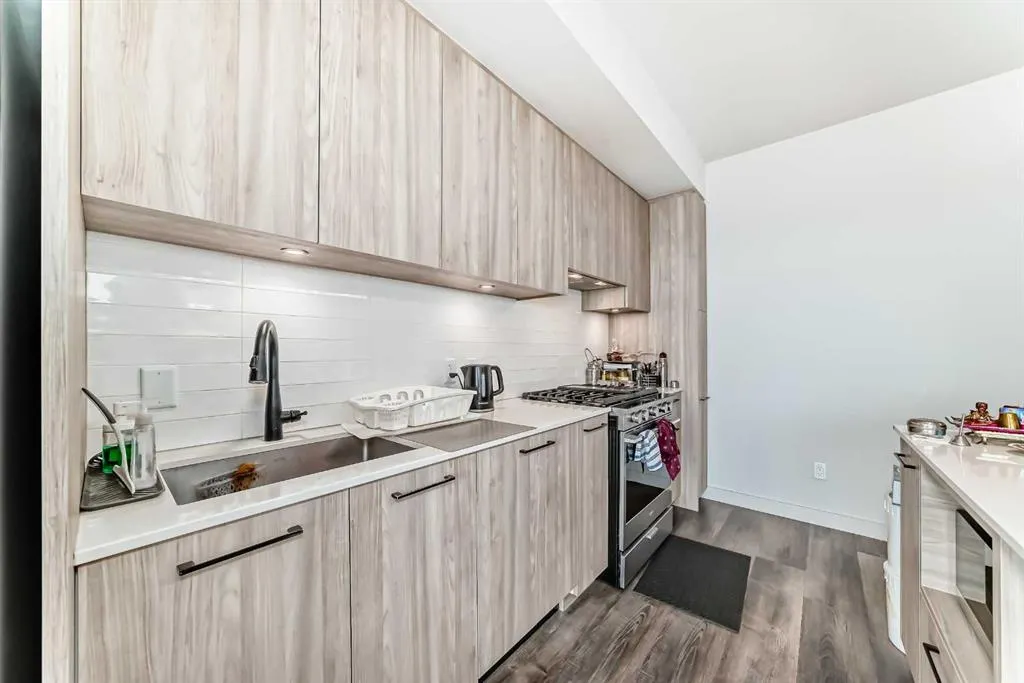 1107 Gladstone Road NW, #406