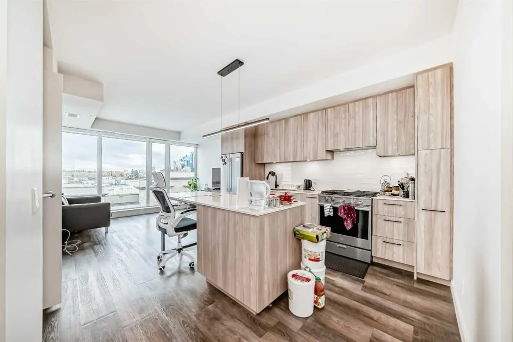 1107 Gladstone Road NW, #406