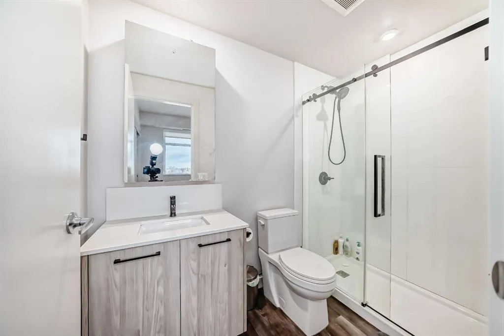 1107 Gladstone Road NW, #406