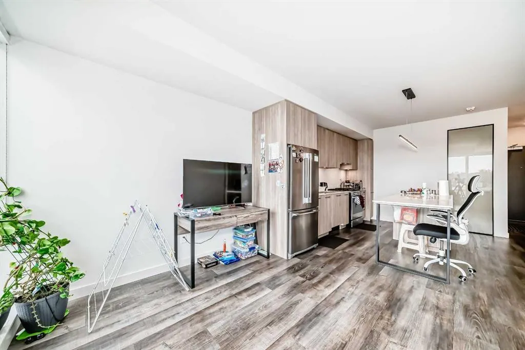 1107 Gladstone Road NW, #406