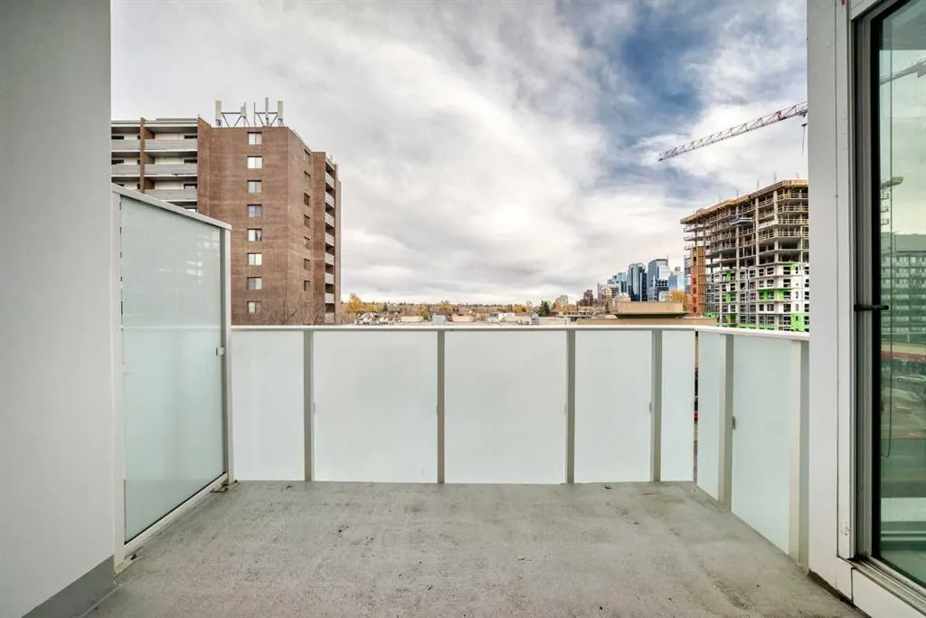 1107 Gladstone Road NW, #406