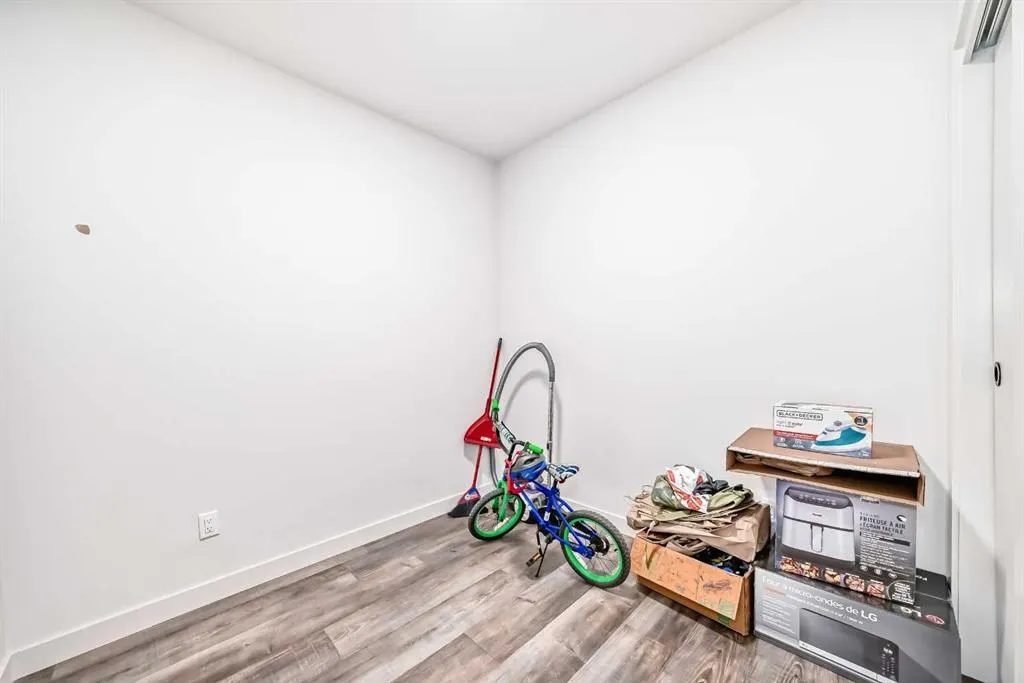 1107 Gladstone Road NW, #406