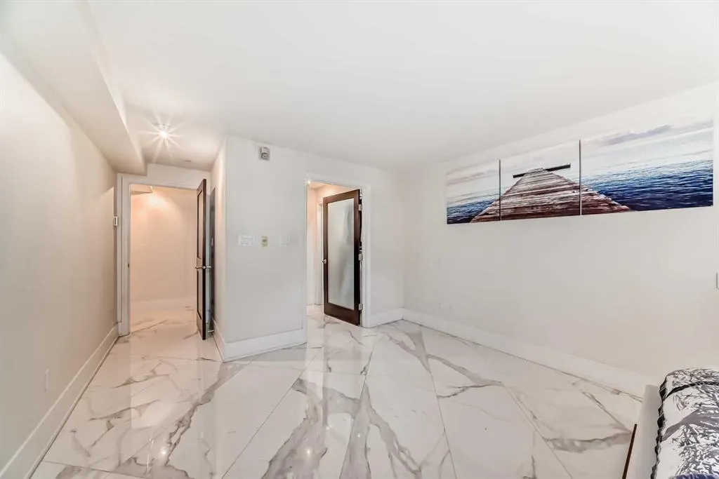 2422 Erlton Street SW, #101