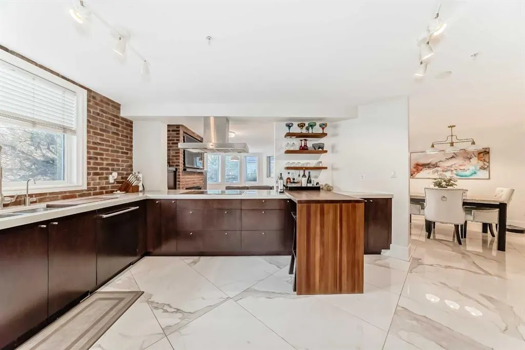 2422 Erlton Street SW, #101