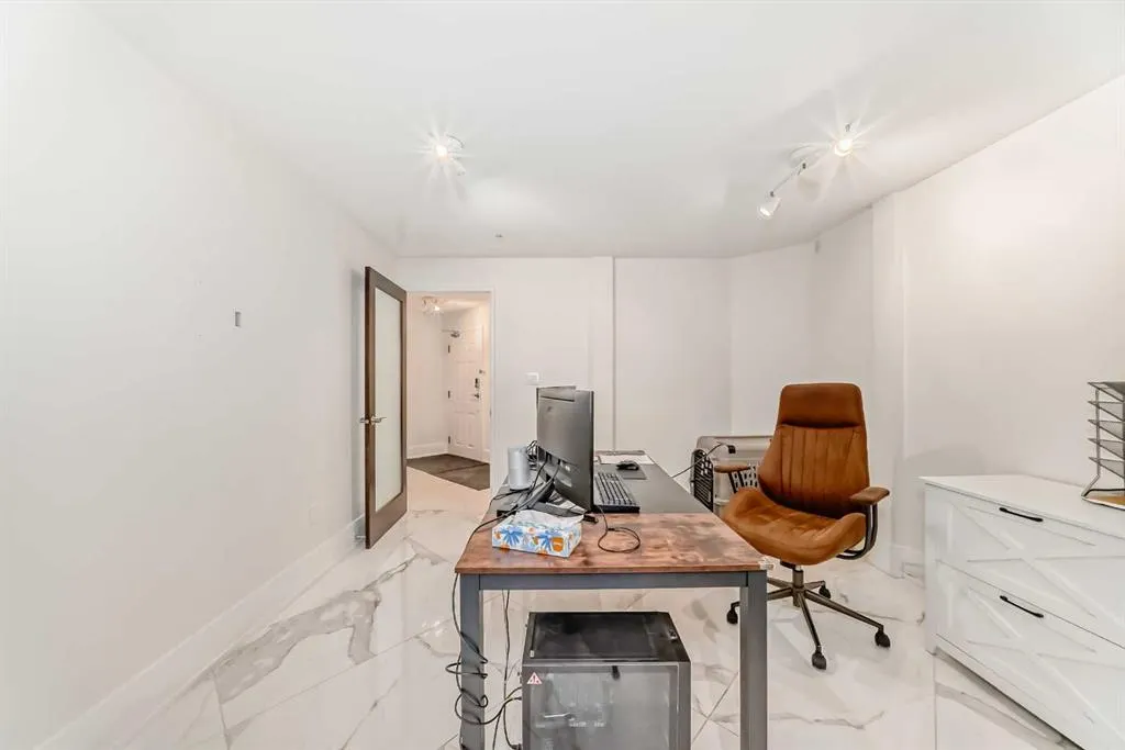 2422 Erlton Street SW, #101