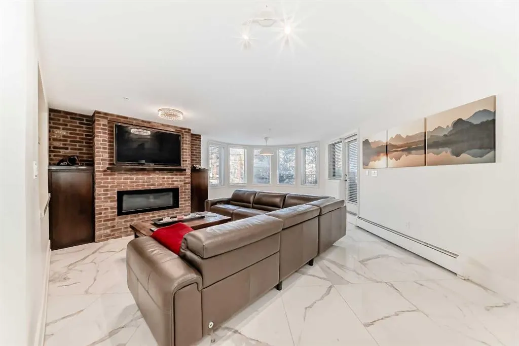 2422 Erlton Street SW, #101