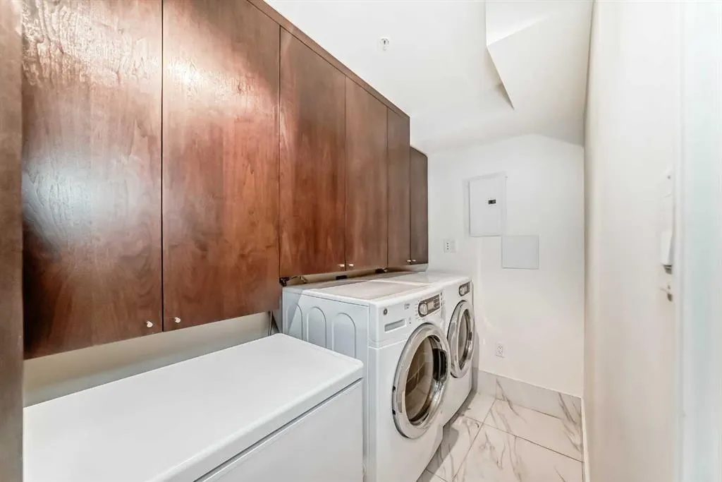 2422 Erlton Street SW, #101