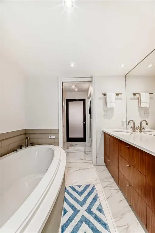 2422 Erlton Street SW, #101