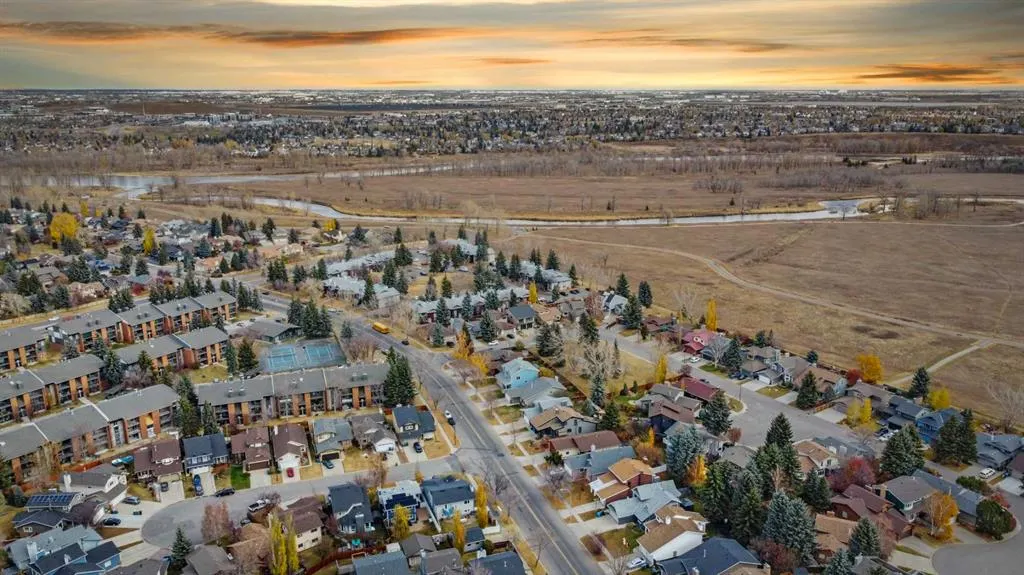 19 Deermoss Place SE