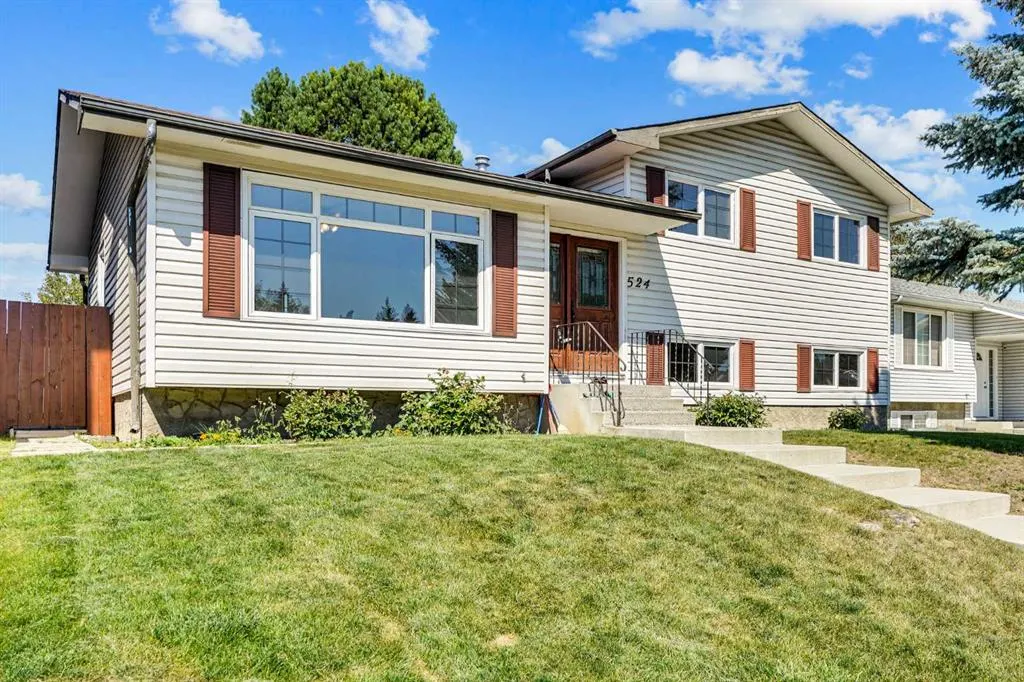 524 Whitehorn Way NE