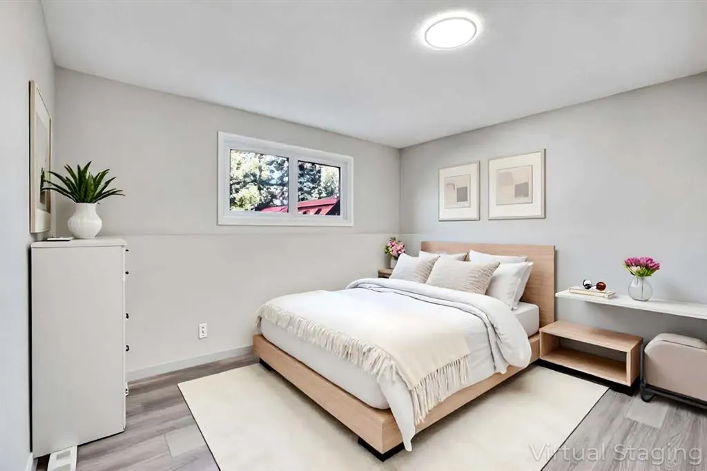 524 Whitehorn Way NE