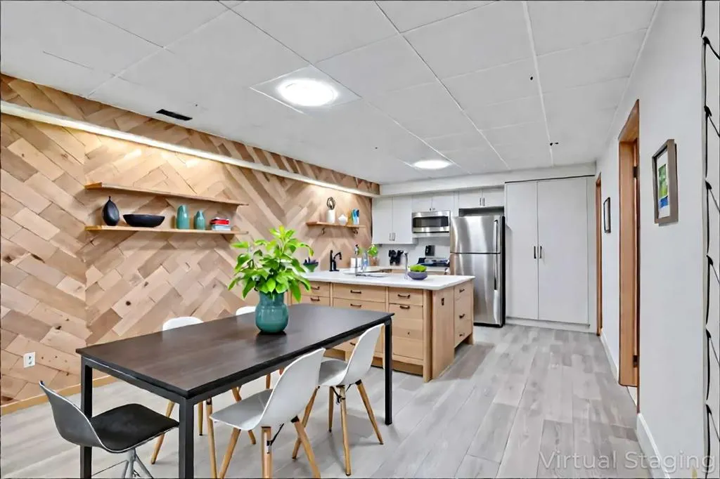 524 Whitehorn Way NE