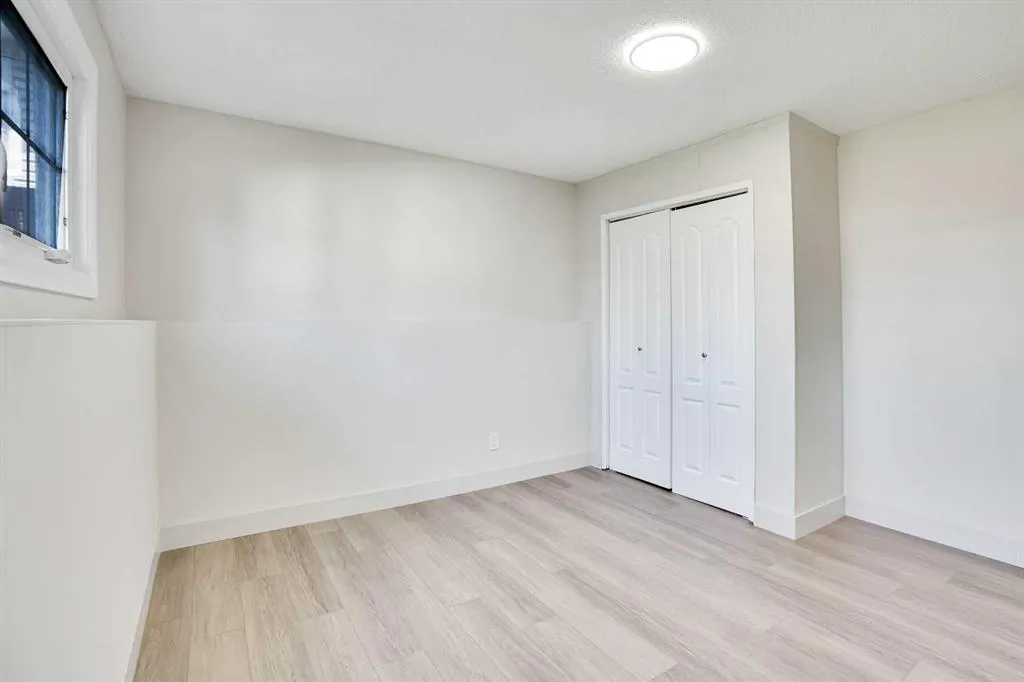 524 Whitehorn Way NE