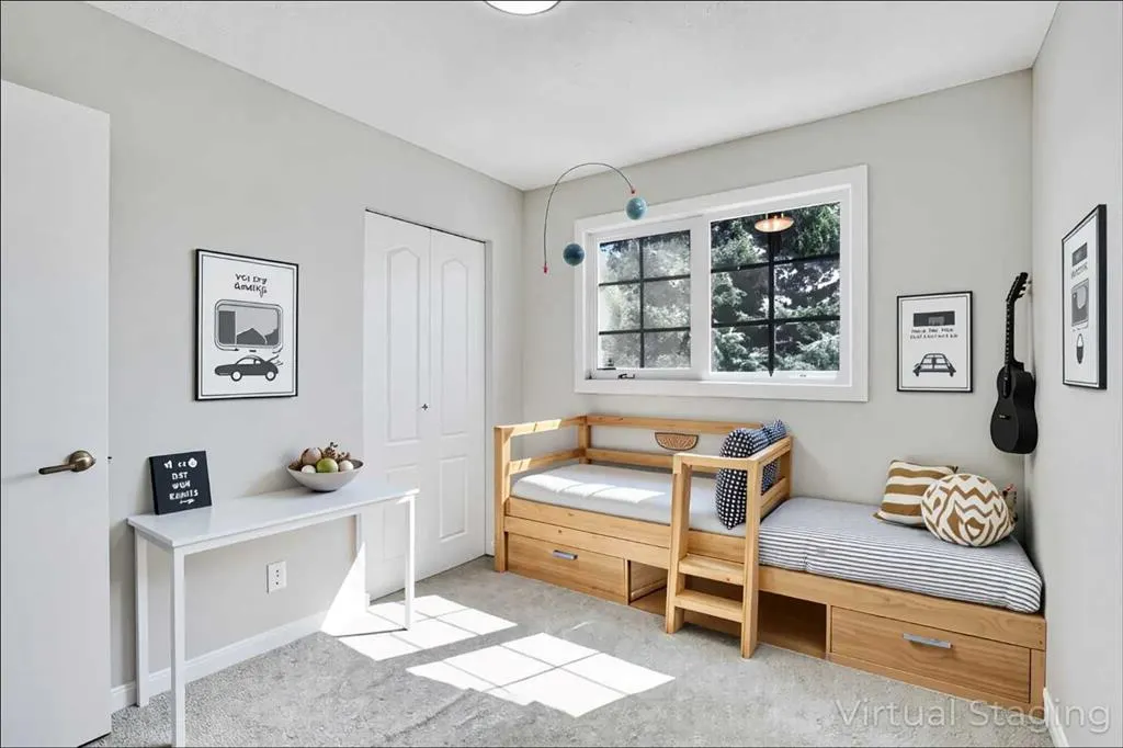 524 Whitehorn Way NE