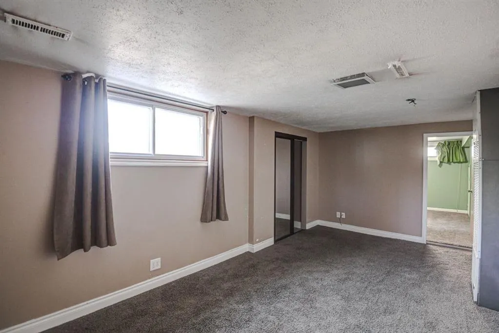 6011 Centre Street NW