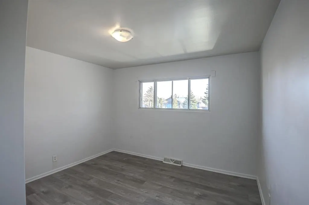 6011 Centre Street NW