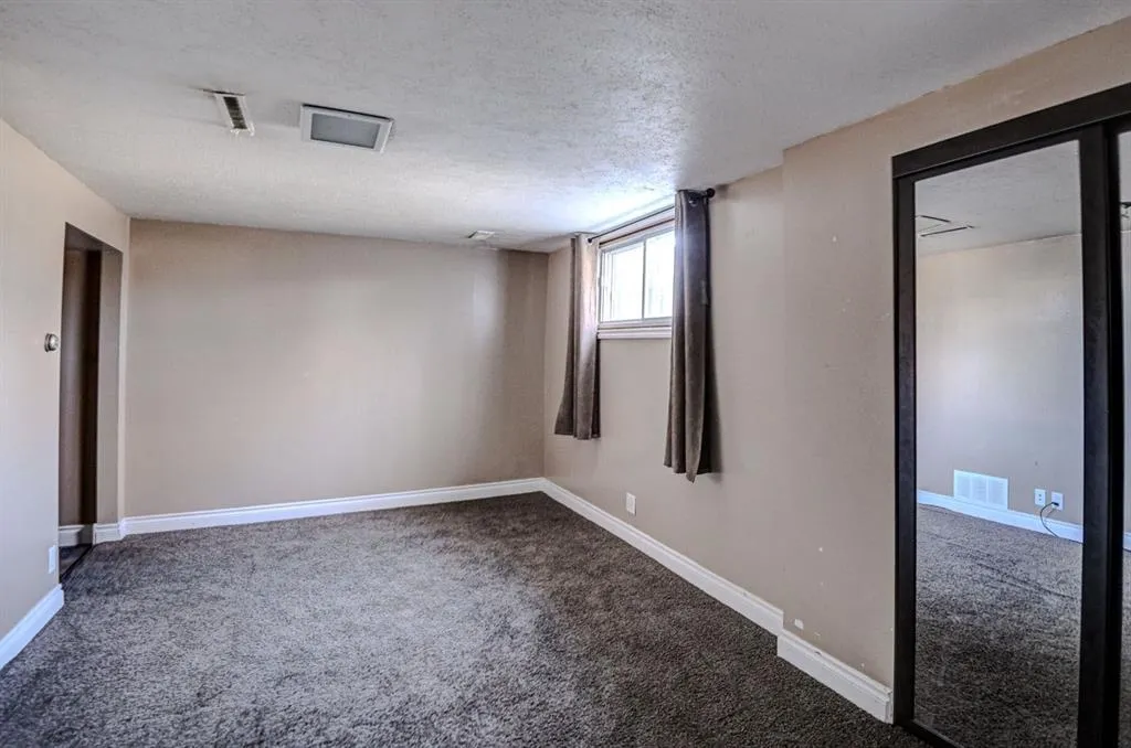 6011 Centre Street NW