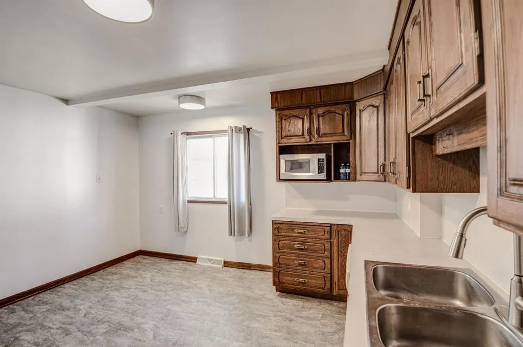 6011 Centre Street NW