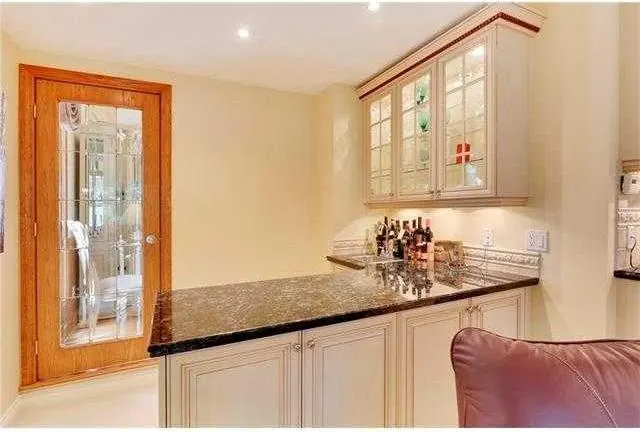 175 Pumpvalley Court SW